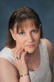 Rae Noble's Instagram, Twitter & Facebook