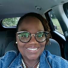 Rena Farr's Instagram, Twitter & Facebook