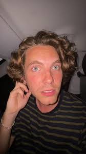 Alexander Valentine's Instagram, Twitter & Facebook