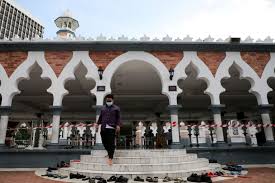 Hantaran tersebut dipadamkan selepas dikritik oleh para netizen yang menganggap bahawa kementerian kesihatan sepatutnya bersikap neutral dan tidak melibatkan unsur politik. How Mass Gathering At Malaysian Mosque Became Coronavirus Hotspot Se Asia News Top Stories The Straits Times