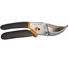Shop Fiskars Bypass Hand Pruner At Lowe S Garden Hand Tools Hand Pruners Pruners
