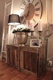Whether One Wishes For The Woodsy Feel Or The Openness Of The Sea Rustic Chic Living Room Ideas Provide Many Options See The Home Decor Decor Rustic Cabinets
