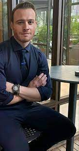 Kerem bursin'in sen çal kapımı dizisinden ayrılması halinde blutv platformunda yayınlanan aynen aynen isimli internet dizisi için kamera karşısına geçeceği de iddialar arasında. 450 Kerem Bursin Ideas In 2021 Turkish Actors Actors Turkish Men