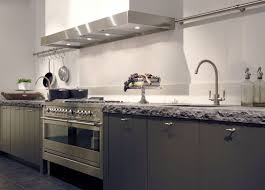 landelijke keuken in antraciet keuken keukens keuken idee