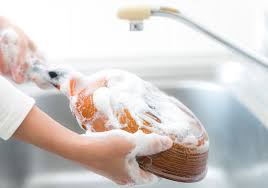 Una di queste è proprio pulire le pentole incrostate di bruciato. Come Pulire Una Pentola Bruciata Dentro E Fuori Qvc