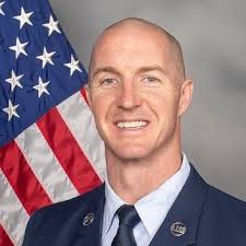 Dr. Shane Schlueter (@HoltPrincipal)