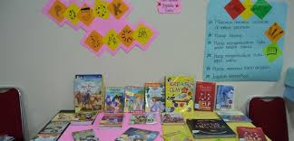 Menyulap Ruang Kecil Menjadi Pojok Baca Yang Menarik Education Buku Pendidikan Membaca Buku