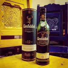 Cheers To The Weekend Drinkup Whiskey Cheers Weekend Weekendvibes Glenfiddich Sundayvibes Sundays Whisky Whiskey Whiskey Bottle