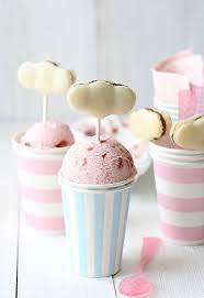 Cloud Cookies And Ice Cream Creme Glacee A La Fraise Esquimaux Degustation De Glaces