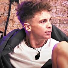 Joe Waller's Instagram, Twitter & Facebook