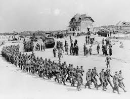 Landings in normandy on 6 june 1944, more than 400 photographs taken in normandy in. Photos Debarquement Du 6 Juin 1944 10 Images Avant Apres Des Plages Et Villages De Normandie Le Huffpost
