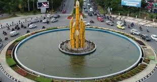 Tujuan dibangunnya tugu di taman ini adalah sebagai pengingat generasi penerus serta para pahlawan yang berjuang sampai titik darah penghabisan dalam mengusir penjajah. 33 Tempat Wisata Di Pontianak Terbaru Terhits Dikunjungi Borneo Id
