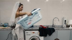 Check spelling or type a new query. Paola Passt Nach Zwei Schwangerschaften Noch Ins Brautkleid Promiflash De