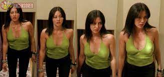 Naked Shannen Doherty in Charmed < ANCENSORED