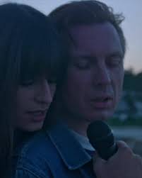 Une relecture estivale conçue pendant le. Elle Clip Summer Wine De Clara Luciani Alex Kapranos Facebook