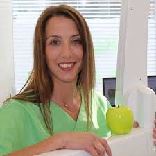 I måndags hade jag nöjet att besöka Smilekliniken i Vällingby där Maria  Dellaporta gör sin LIA. Det som gjorde besöket extra speciellt var att  handledaren Georgia Evangelopoulou är en tidigare…