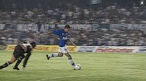 Ex-Cruzeiro revela como tirou Boca Juniors do sério com provocação em vitória com golaço de Ronaldo: 'Eles bufavam de tão bravos'