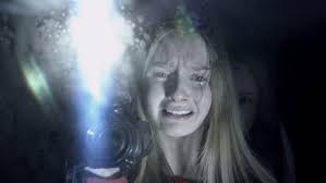 The visit starts quietly, with mom ( kathryn hahn ) talking to the camera about running away from home when she was 19: The Visit Kritik Film Critic De
