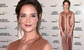 Katie Holmes looks stylish at The Kennedys After Camelot | Daily Mail Online