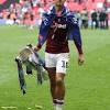 Noted for his ability to run and dribble past defenders, jack grealish's good looks always keep the crowds drooling for more. Https Encrypted Tbn0 Gstatic Com Images Q Tbn And9gcrfeyobc Xoh2llmuwk9u Cwhfy84cj5qdazyfuefjkzxagehw9 Usqp Cau