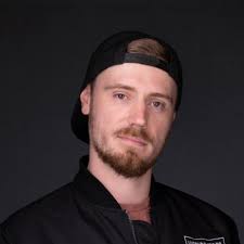 Alex Wright (@AlexWright95)