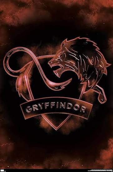 Majestic lion statue, the emblem of Gryffindor