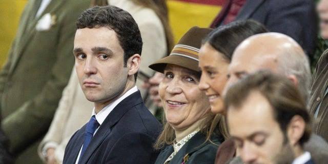 La complicidad de la infanta Elena y sus hijos, Victoria Federica y Froilán,  en los toros