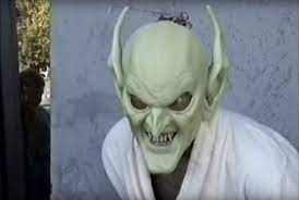 Green goblin is on the loose and it's only a matter of time before he unleashes mayhem across new york city! Daily Raimi Spider Man On Twitter Chrome Green Goblin Mask Next To Some Men In Black Weapons At The Sony Imageworks Vancouver Offices