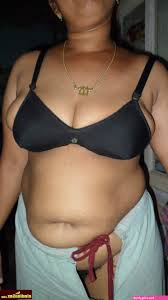 aunty saree change - Busty porn pics