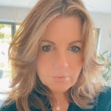 Annette Kavanagh's Instagram, Twitter & Facebook