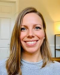 Amanda Fort's Instagram, Twitter & Facebook