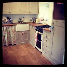When annie sloan developed her unique decorative paint, chalk painttm, over 20 years ago, she revolutionised the world of decorative painting. Pin By Lizzie Ashley Webb On My Little Home Projects Chalk Paint Kitchen Cabinets Kitchen Inspirations Shabby Chic Kitchen