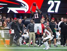 With the patriots climbing back in the game and the falcons desperate for a big drive, jones got them deep into patriots territory with this unreal grab. Bucs Don T Have An Answer For Julio Jones In 34 20 Loss To Falcons