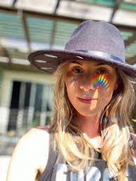 Kandice Ellis's Instagram, Twitter & Facebook