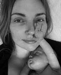 Faiza Abdulkadir's Instagram, Twitter & Facebook