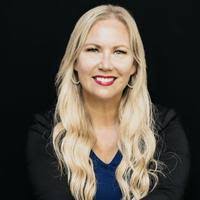 Julie Henson's Instagram, Twitter & Facebook