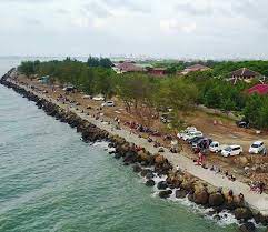 Tingkatan ini melambangkan alam antara yakni, antara alam bawah dan. Pantai Marina Review Spot Foto Harga Tiket Masuk 2021