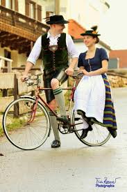 Historisches Trachtenschneiderei Theresa Reindl Mais Dirndl Trachten Dirndl Und Lederhosen Trachten Lederhose