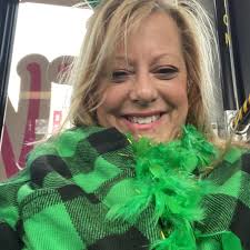 What are some hidden gem dive bars or mom and pop restaurants in OC or  Fenwick?