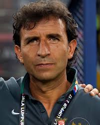 Repost from @volix.media) Patrick Kluivert dipastikan akan kembali mendarat  di Jakarta untuk bermain bersama tim lamanya di exhibition match 'Clash of  Legends' pada 18 April mendatang. Mantan pelatih Timnas tersebut akan  ditemani