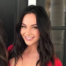 Jasmine Moreland's Instagram, Twitter & Facebook