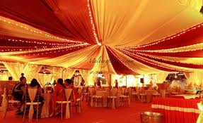 The marriage stage decoration can be kept minimal or can be done keeping in mind the overall theme of the wedding. Indian Wedding Decoration Themes To Spice Up The Wedding Wedding Decorations Indian Wedding Decorations Marriage Decoration