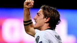 Bij het nationale voetbalteam van italië draait alles om de passie voor voetbal. Italie Is Plots Jong En Aanvallend Mancini Heeft Een Revolutie Ontketend Nos