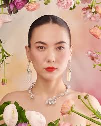 Studio photoshoot for @anabelachan jewellery queen in London :) #jewellery  #londonjewellery make up by @taniagrier