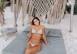 Esto, para lucir tan delgada como lo exigen en la mayoría de pasarelas del mundo. Las Rutinas De Laura Tobon Para Lucir Un Impactante Beach Body En La Playa