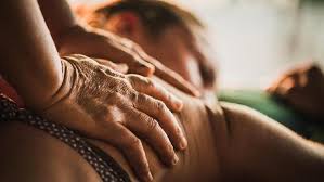 Namaku zul,,seorang mahasiswa teknik mesin.ini adalah pengalaman pertamaku dengan seorang wanita yang tak pernah sedikitpun terlintas dalam benakku untuk menyentuh bahkan me.nya,hhhaaa.yap dia adalah habibah. Pantas Pijatannya Enak Tukang Urut Di Bali Harus Terstandarisasi