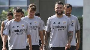 Página oficial do sport lisboa e benfica | sl benfica's official. Otamendi Ja Treinou No Benfica Campus Renascenca