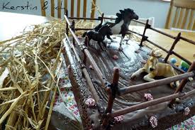 Sallys rezepte einhorn 3d torte unicorn cake. Pferde Kuchen Backen