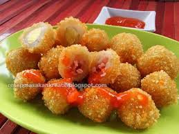 Resep pentol goreng telur sederhana. Resep Cilok Goreng Crispy Isi Telur Puyuh Dan Sosis Resep Masakan Indonesia Makanan Jalanan Ide Makanan