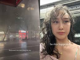 Considering no one pays that much attention to them. I always wondered  about her wet shoes. We don't hear it sloshing around when they are with  the volturi.